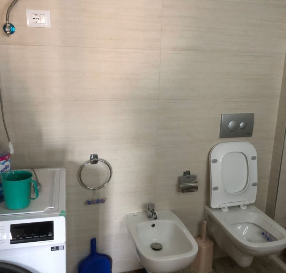Tirane, jepet me qera apartament 1+1 Kati 4, 72 m² 550 € (Spitali amerikan 3)