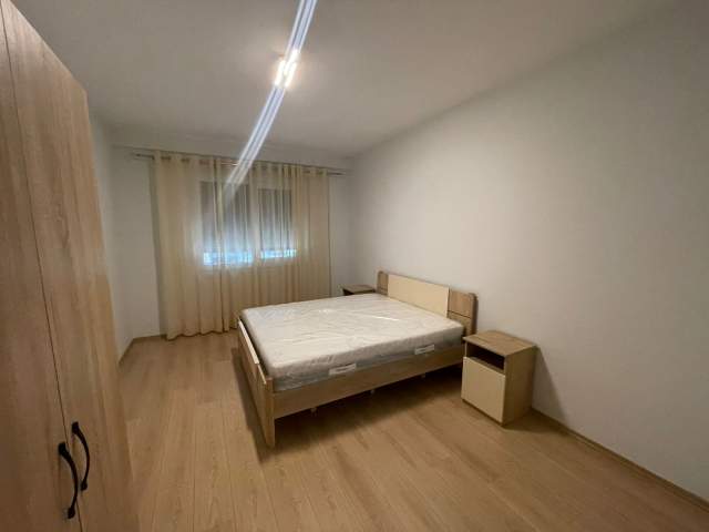 Tirane, jepet me qera apartament 1+1+BLK Kati 1, 80 m² 400 Euro (Laprake)