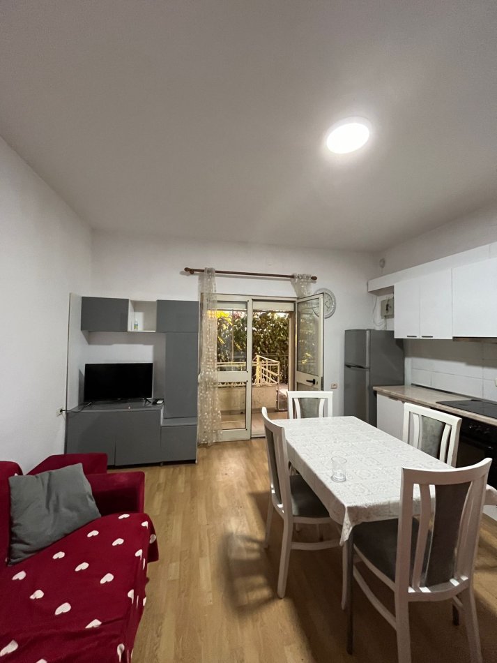 Tirane, jepet me qera apartament 1+1 Kati 2, 50 m² 400 € (QYTET STUDENTI)