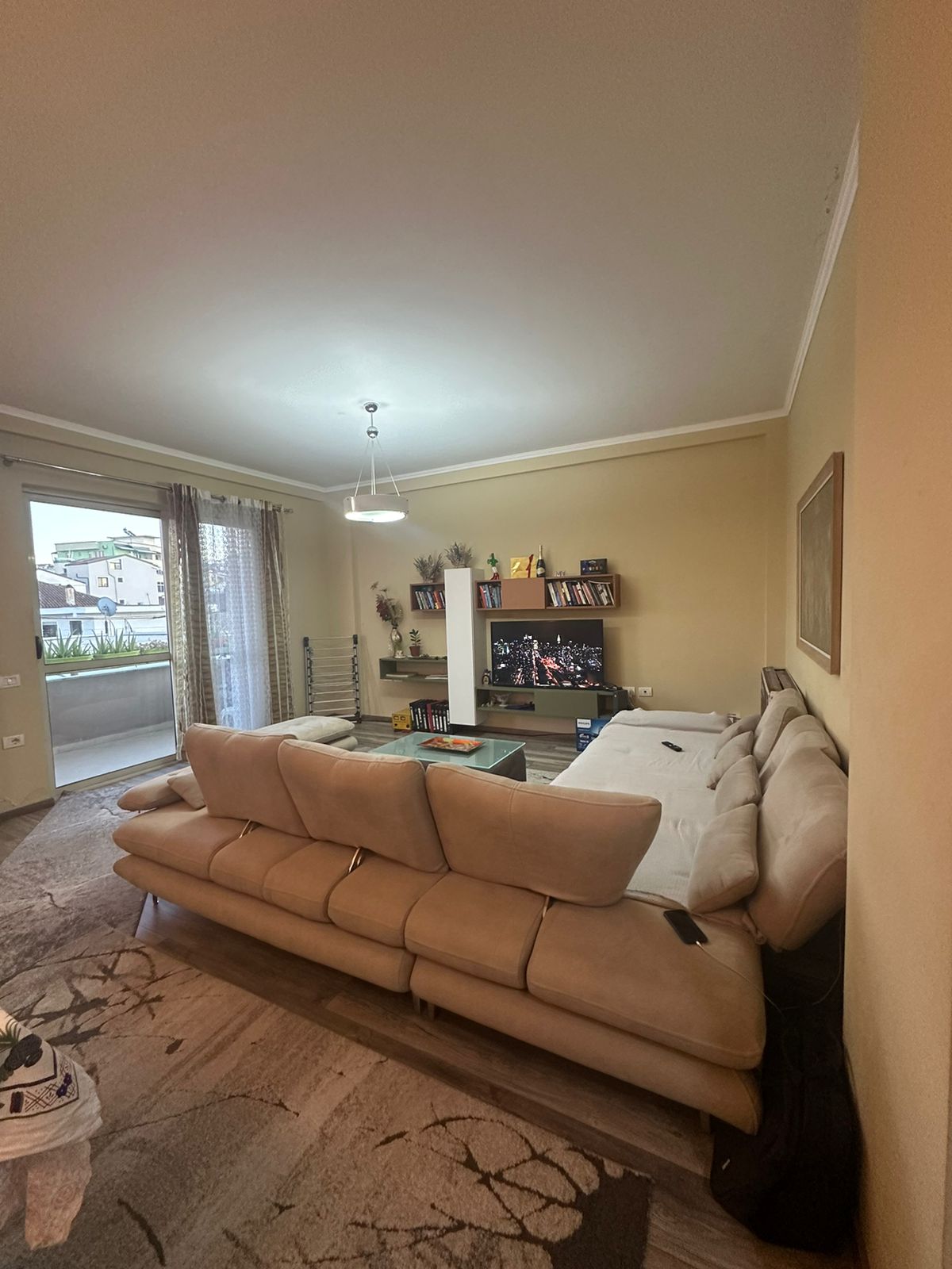 Shitet Apartament 1+1 (e mobiluar) Selite ,Kati i 2 (pallat i ri),siperfaqe neto 74.80m2 112,000 Euro