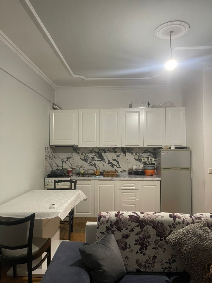 Tirane, jepet me qera apartament 2+1 Kati 3, 80 m² 350 € (Selite)