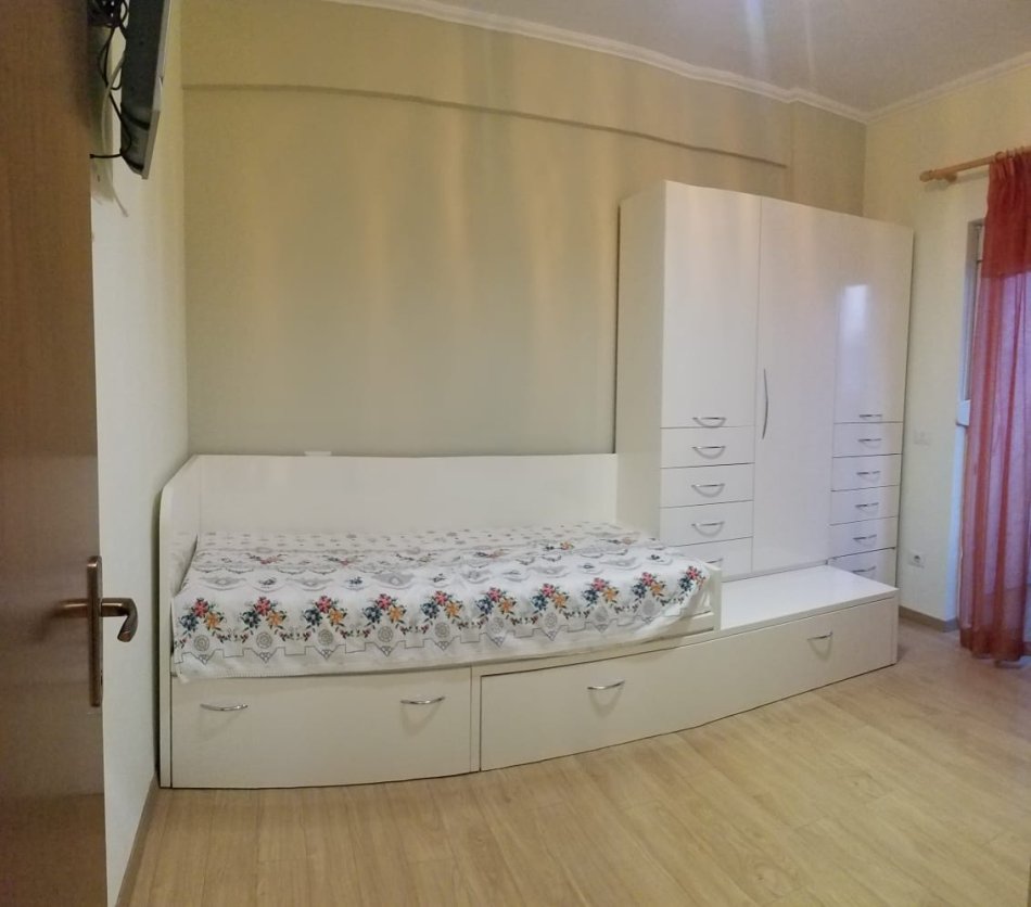 Tirane, jepet me qera apartament 2+1 Kati 7, 110 m² 750 € (Pazari Ri)