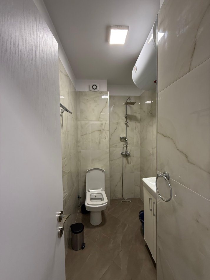 Tirane, jepet me qera apartament 1+1 Kati 11, 65 m² 500 € (komuna parisit)