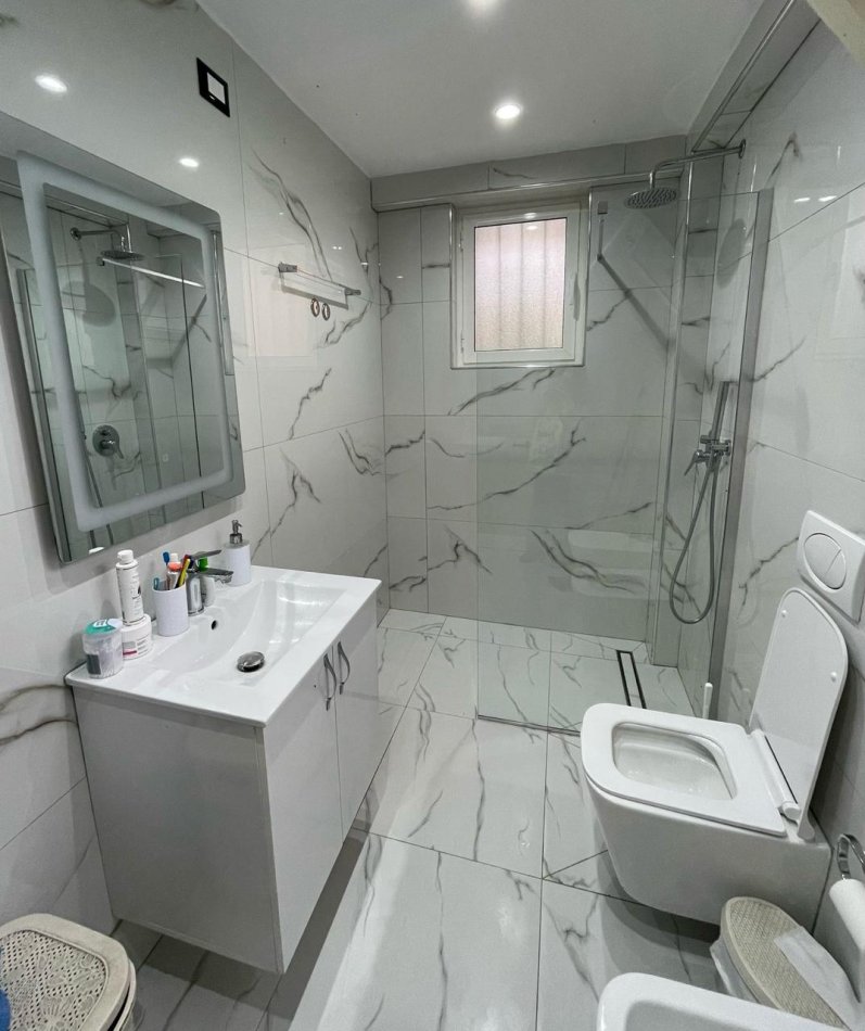 Tirane, jepet me qera apartament 1+1 Kati 1, 50 m² 500 € (21 Dhjetori)