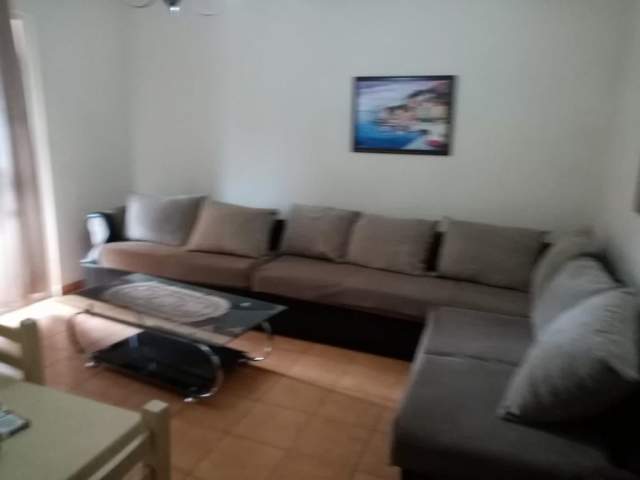Tirane, jepet me qera apartament 1+1+BLK Kati 5, 60 m² 35.000 Leke (Rruga Imer Ndregjoni)