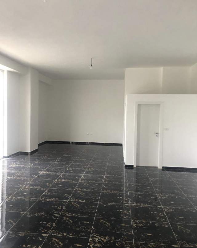 Tirane, jepet me qera Kati 1, 75 m² 700 Euro