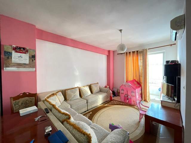 Tirane, shes apartament 1+1 Kati 8, 57 m² 54.000 Euro (Unaza e Re)