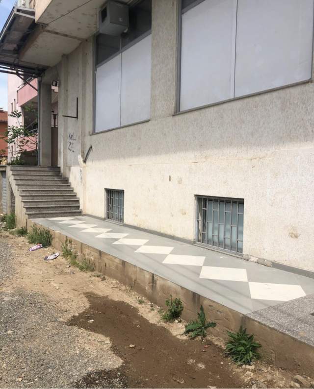 Tirane, jepet me qera 900 Euro