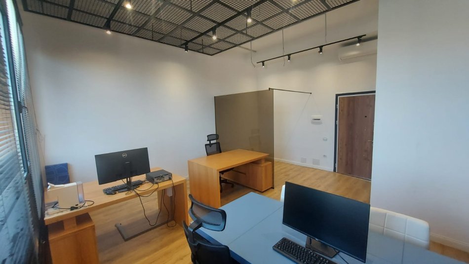 Tirane, shitet ambjent biznesi Kati 2, 42 m² 105.000 € (Kompleksi Asl &amp; Zirkon)
