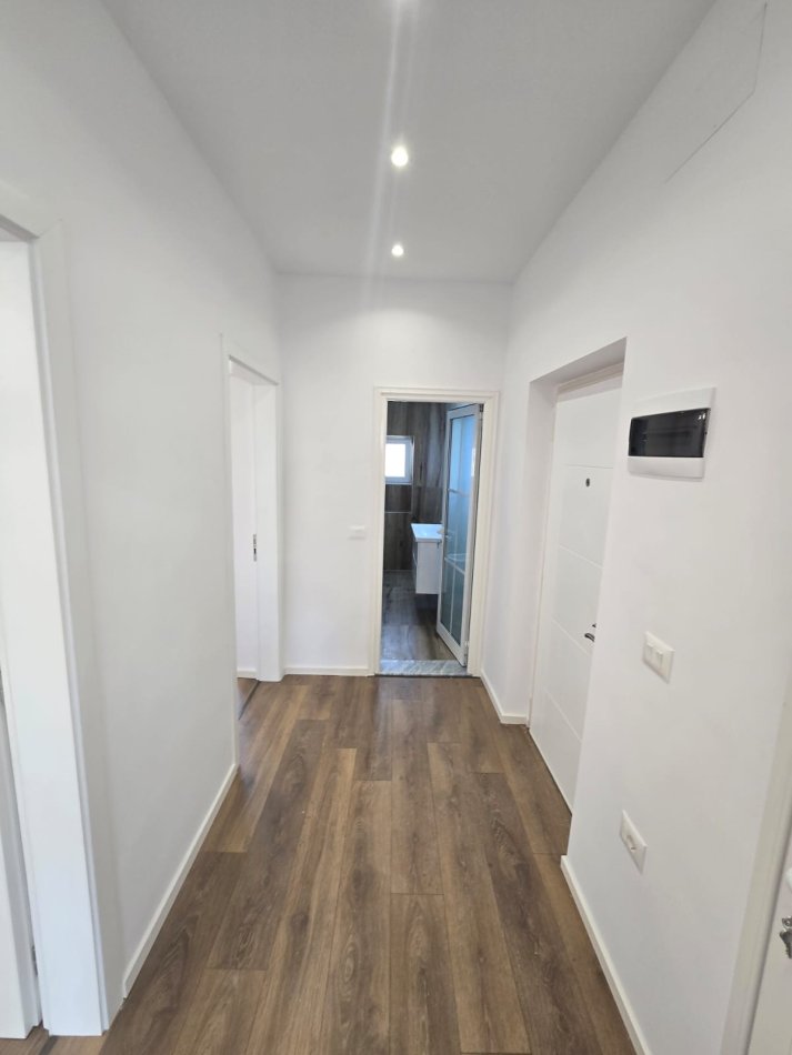 Tirane, shitet apartament 2+1 Kati 4, 75 m² 185.000 € (Myslym Shyri , Shkolla Pjeter Budi)
