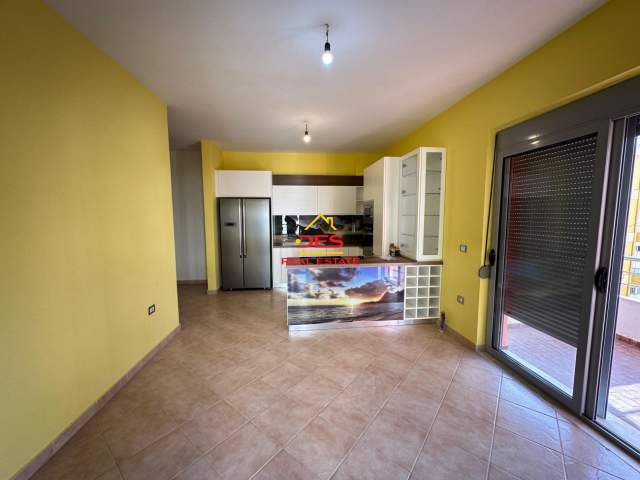 Vlore, shitet apartament Kati 6, 123 m² 175.000 Euro (Rruga Reshat Osmani)