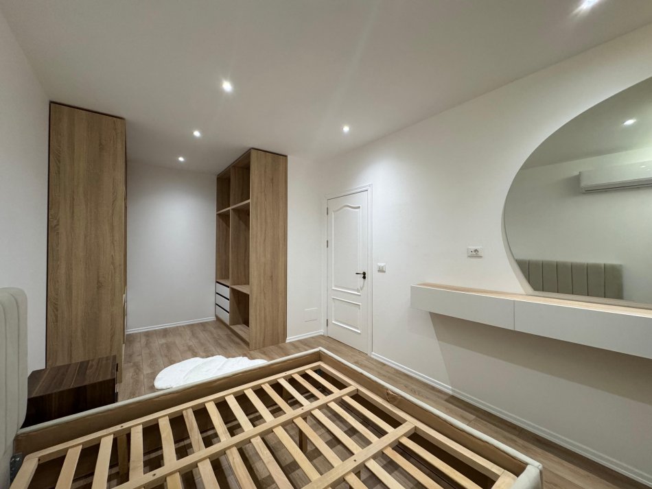 Tirane, shitet apartament 2+1+Ballkon Kati 5, 71 m² 185.000 € (Rruga Fortuzi Prane Shkolles Me Hipoteke)
