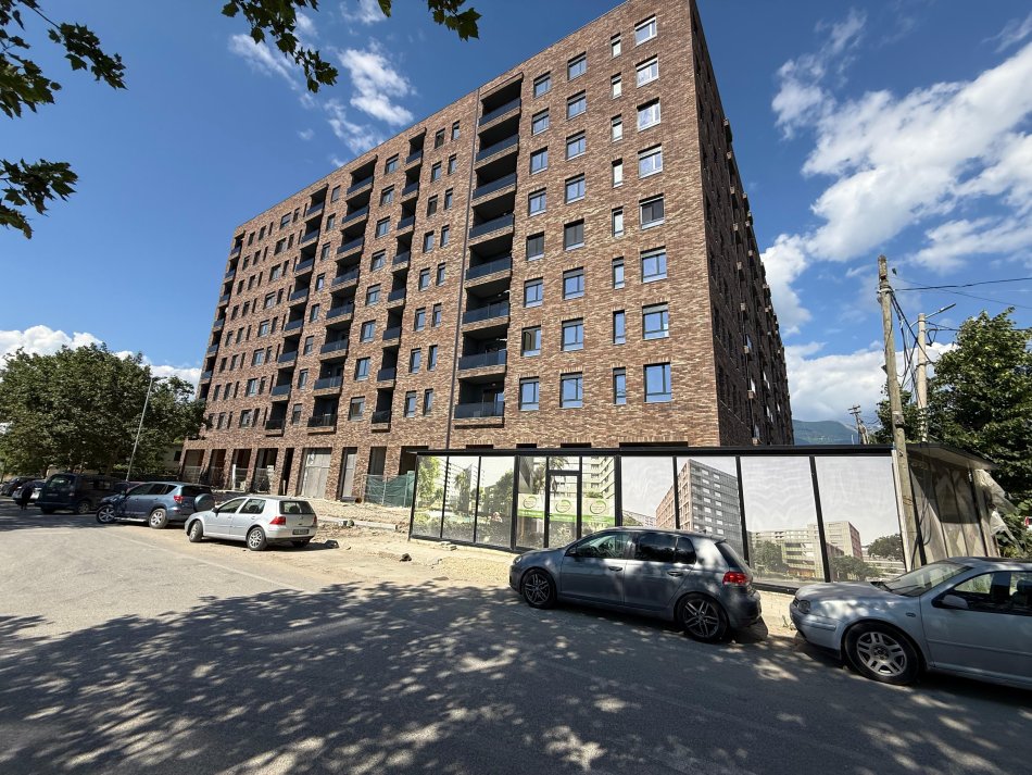Tirane, shitet apartament 2+1 Kati 3, 93 m² 150.000 € (rruga 5 maji)