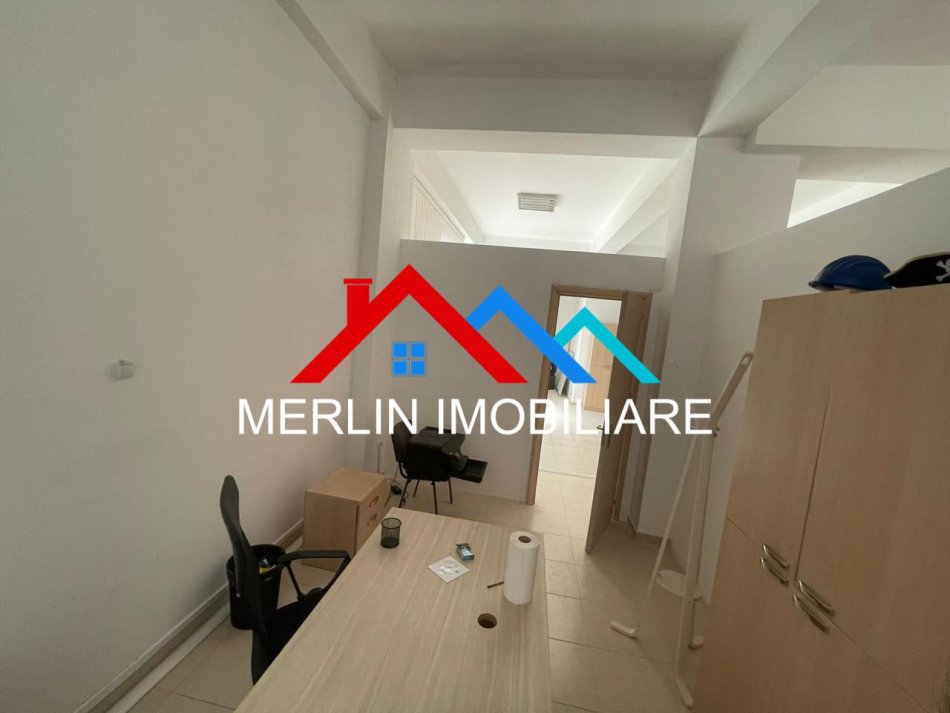 Tirane, jepet ambjent biznesi me qera Kati 0, 110 m² 470 € (Tek Kodra e Diellit ne rrugen Bill Klinton)