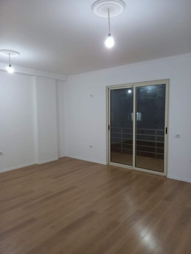 Tirane, shes apartament 1+1+A+BLK Kati 8, 75 m² 66.000 Euro (Yzberish)