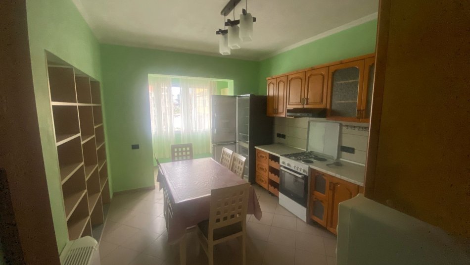 Apartament 3+1 me qira tek Tregu Elektrik