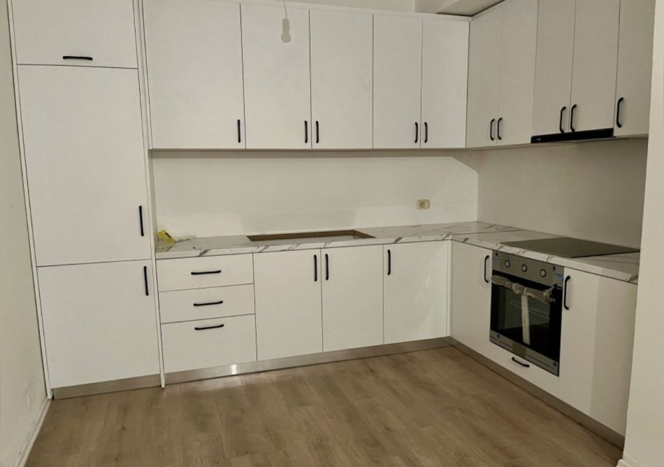 jepet me qera apartament 1+1 Kati 8, 80 m² 400 € (Astir)