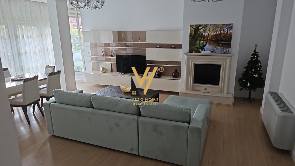 Tirane, jepet me qera apartament 3+1+Ballkon Kati 2, 132 m² 950 € (RRUGA E KAVAJES)
