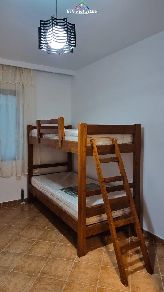 Tirane, jepet me qera apartament 2+1 Kati 2, 85 m² 400 € (fresku)