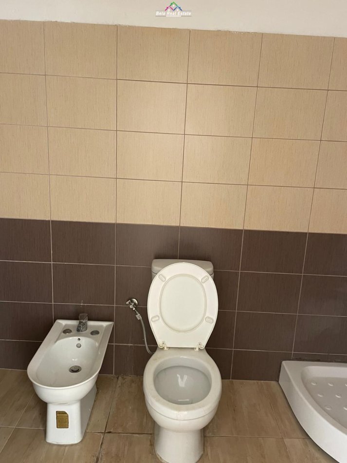 Tirane, jepet me qera apartament 2+1 Kati 8, 83 m² 350 € (yzberisht)