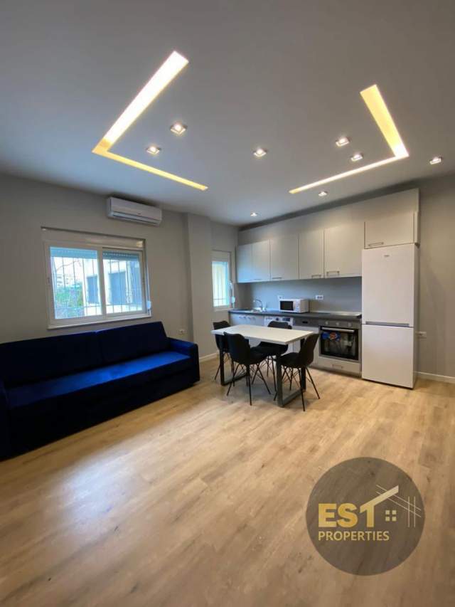 Jepet me qera super Apartament 1+1 tek 21 dhjetori perball inxhinierise se ndertimit