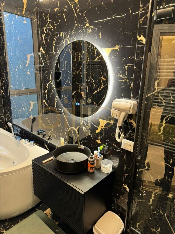 TEK BULEVARDI I RI , SHITET APARTAMENT 210 M2, LUXURY, ID: Billion3425