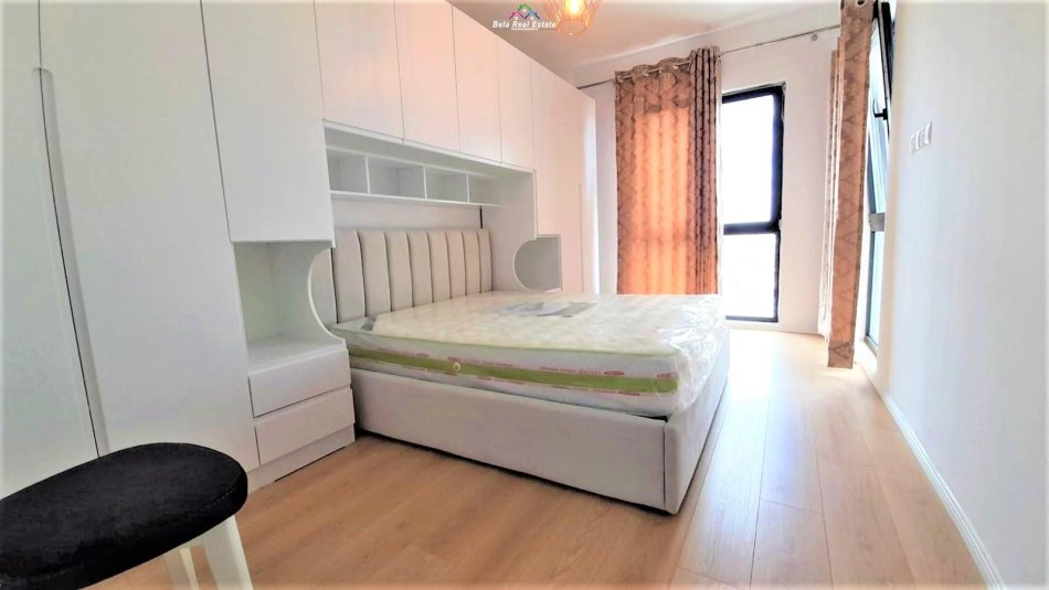 Tirane, jepet me qera apartament 1+1+Ballkon Kati 10, 70 m² 550 € (farmacia 10)