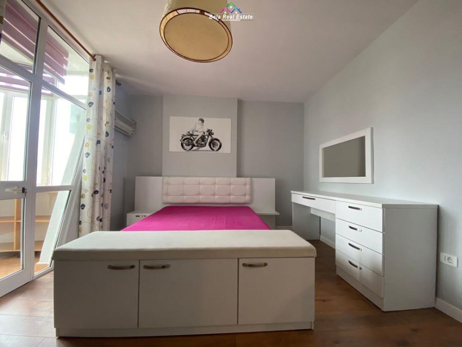 Tirane, jepet me qera apartament 2+1 Kati 13, 122 m² 1.100 € (ish ekspozita)