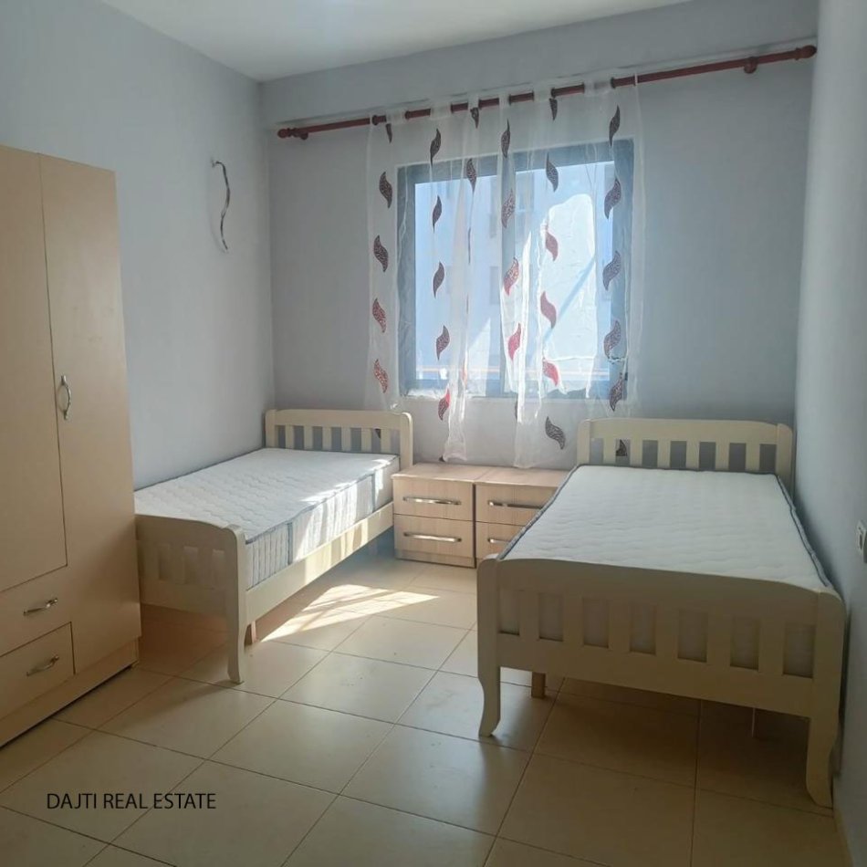 Tirane, jepet me qera apartament 2+1+Aneks+Ballkon Kati 5, 90 m² 350 € (Te Thesari,Fresku)