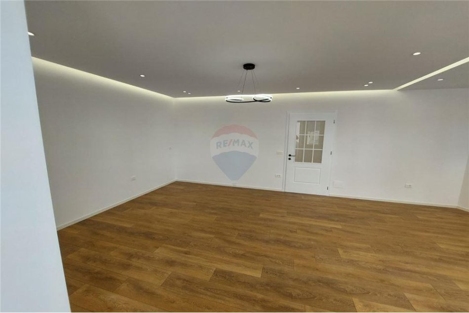 Tirane, shitet apartament 2+1, Kati 9, 102 m² 215,000 € (Rruga Barikadave)
