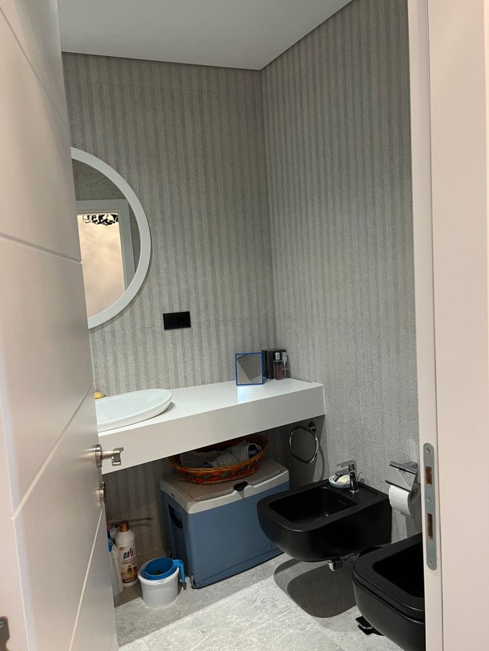 Tirane, jepet me qera apartament 2+1 Kati 8, 90 m² 1,200 € 