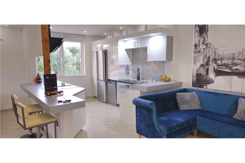 Tirane, shitet apartament 2+1 Kati 6, 140 m² 330.000 € (Liqeni i Thate)