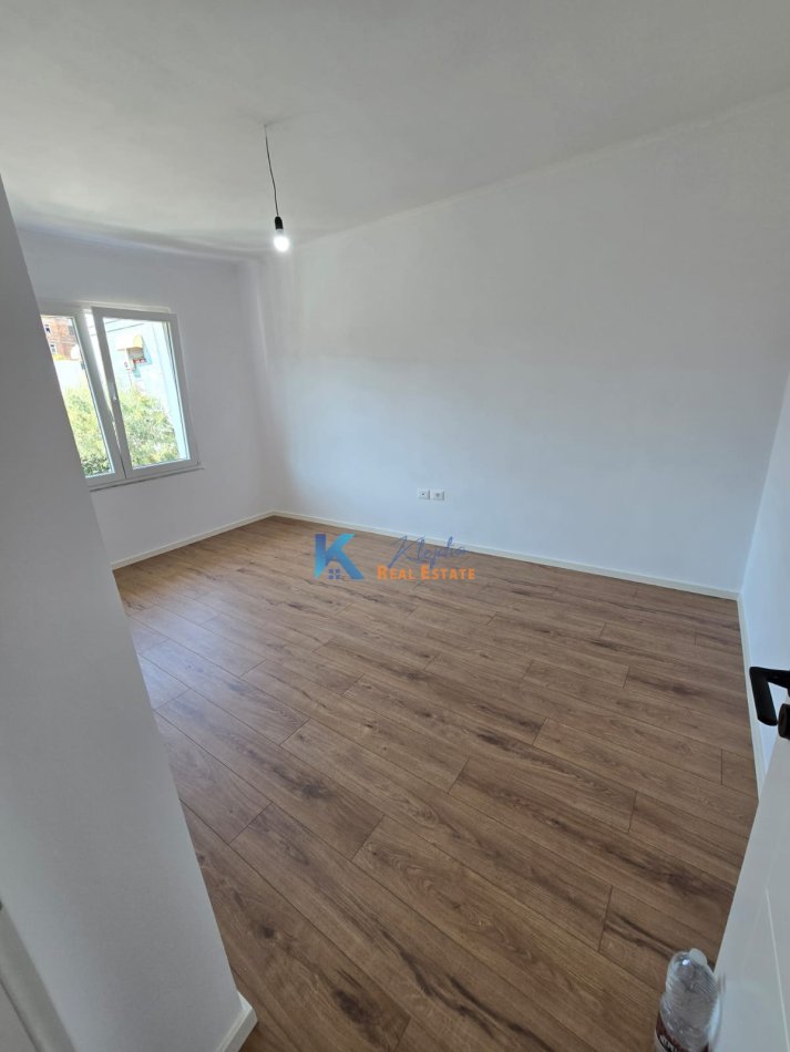 Tirane, shitet apartament 2+1 Kati 3, 73 m² 160.000 € (Rruga e Elbasanit, afer Ambasades Amerikane)