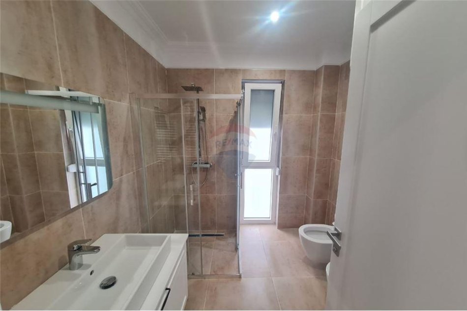 Tirane, shitet apartament 2+1 Kati 3, 110 m² 320.000 € (Rruga Liqeni i Thate - Tirana e Re - Liqeni i Tiranës)