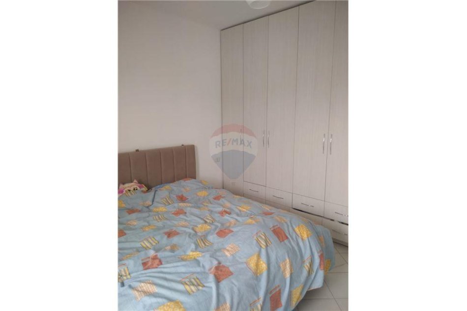 Tirane, jepet me qera apartament 1+1 Kati 8, 66 m² 450 € (Yzberisht)
