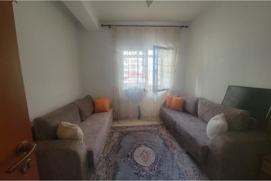 Tirane, shitet apartament 2+1 Kati 8, 120 m² 205.000 € (Bulevardi Zogu I)