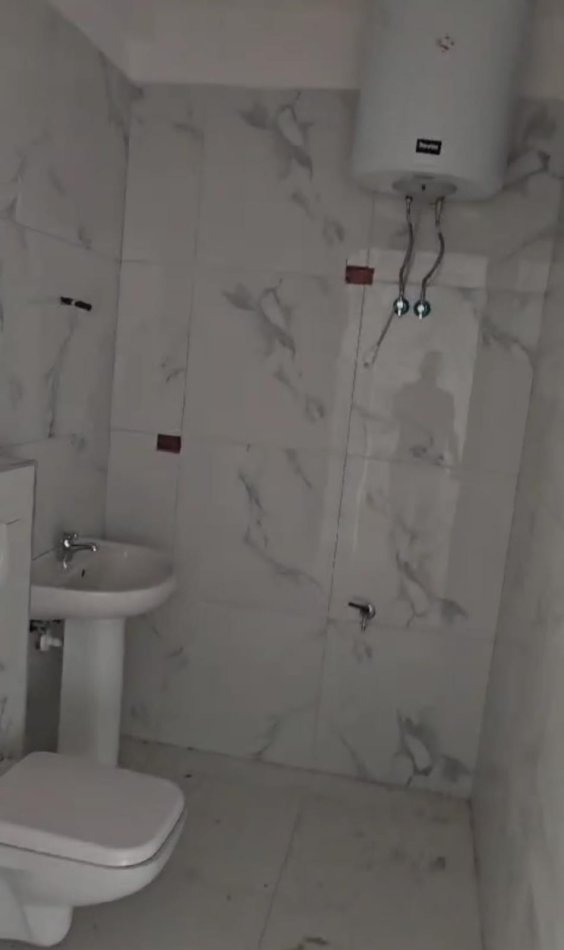 Tirane, jepet me qera zyre Kati 2, 101 m² 1.500 € (Komuna e Parisit)