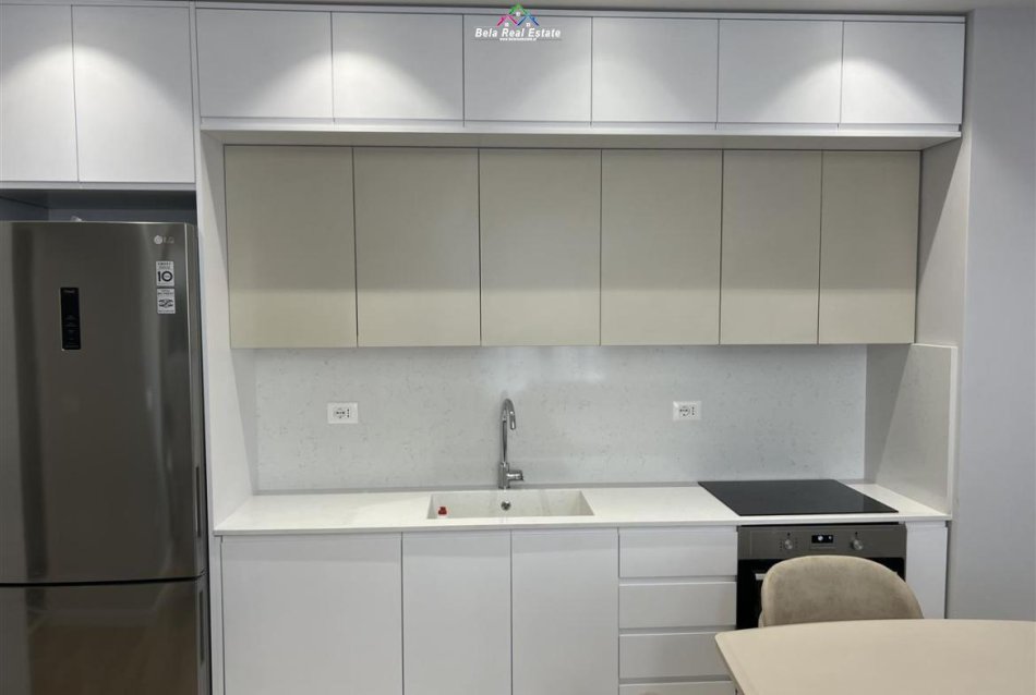 Tirane, jepet me qera apartament 2+1 Kati 5, 105 m² 700 € (Don Bosko)