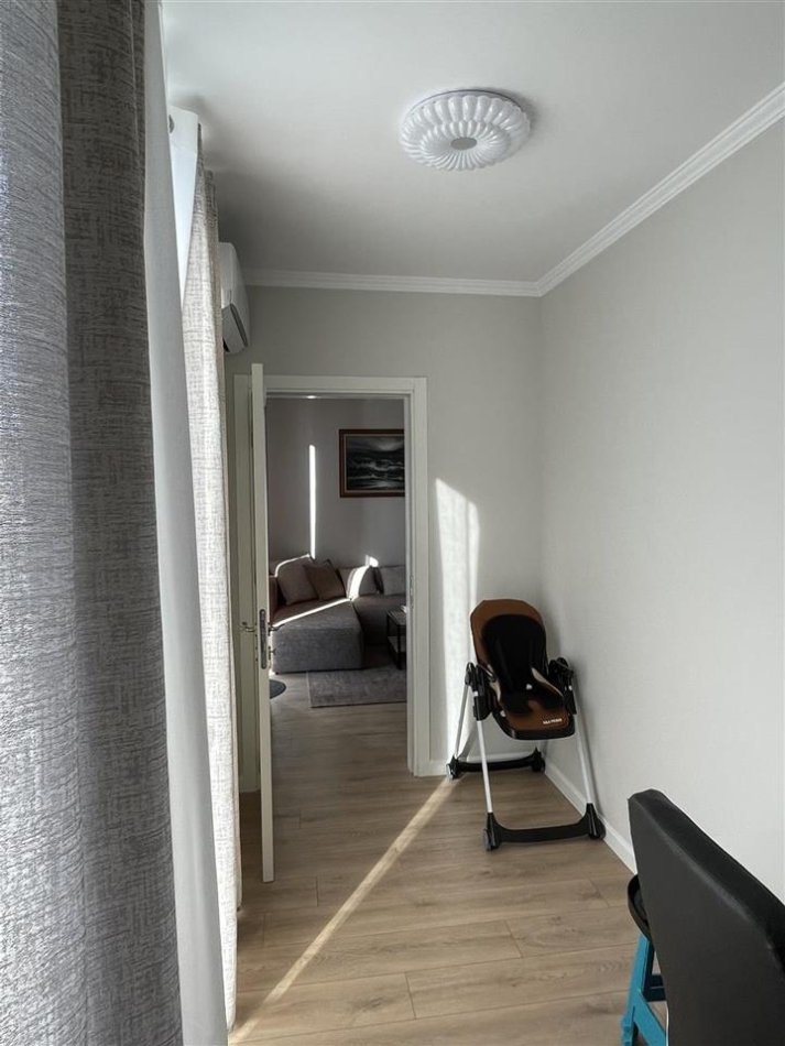 Tirane, jepet me qera apartament 2+1 Kati 3, 75 m² 450 € (Yzberisht)