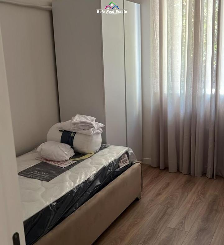Tirane, jepet me qera apartament 2+1 Kati 1, 90 m² 1.500 € (qender)