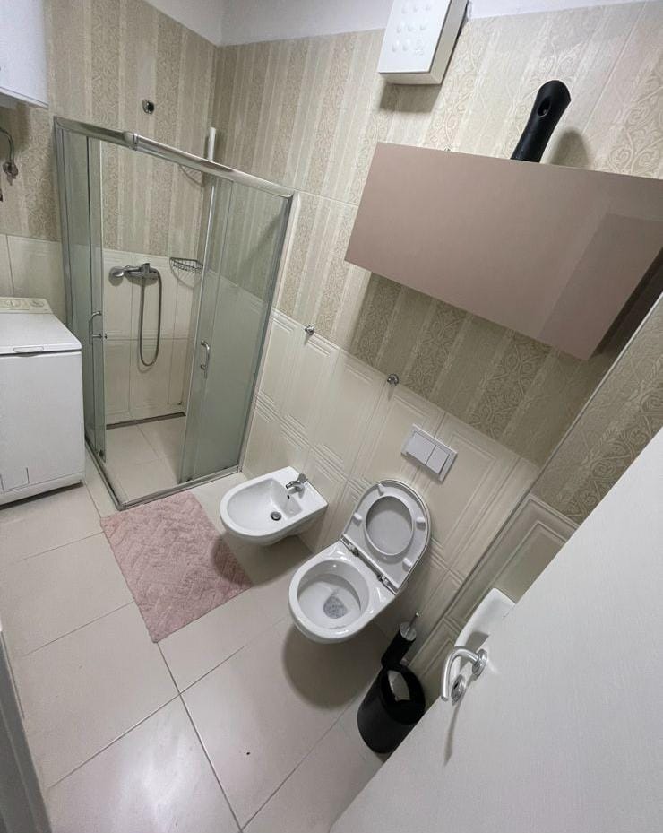 Tirane, jepet me qera apartament 1+1 Kati 5, 58 m² 600 € (Stadiumi Dinamo)