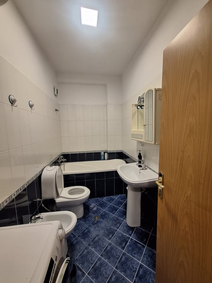 Tirane, shes garsonier 2+1+Aneks+Ballkon Kati 1, 93 m² 184.000 € (rruga Durresit)
