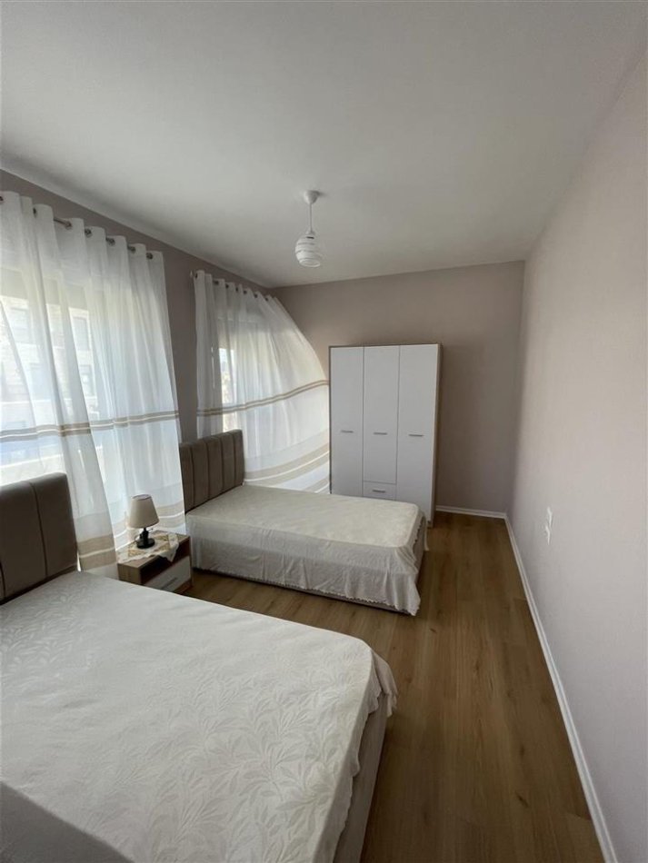 Tirane, jepet me qera apartament 2+1 Kati 8, 98 m² 650 € (don bosko)