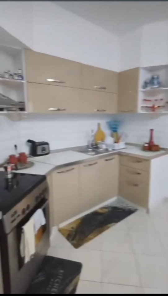 Tirane, jepet me qera apartament 2+1 Kati 3, 112 m² (YZBERISHT)