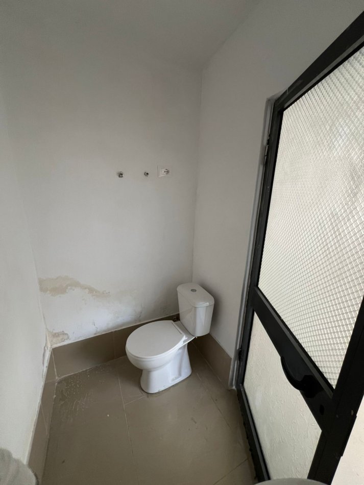 Tirane, jepet me qera ambjent biznesi Kati 0, 30 m² 300 € (Qyteti Studenti)