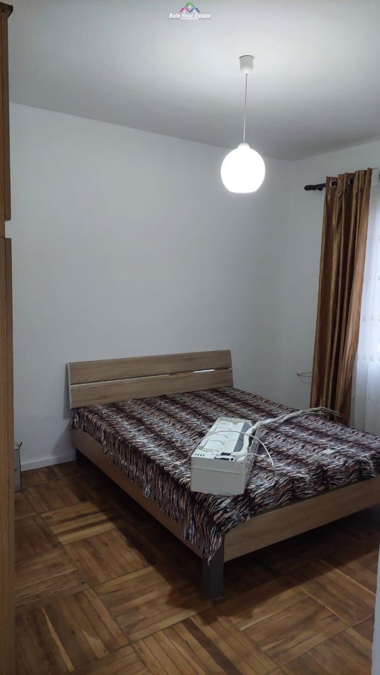 Tirane, jepet me qera zyre Kati 3, 120 m² 1200 € (myslym shyri)