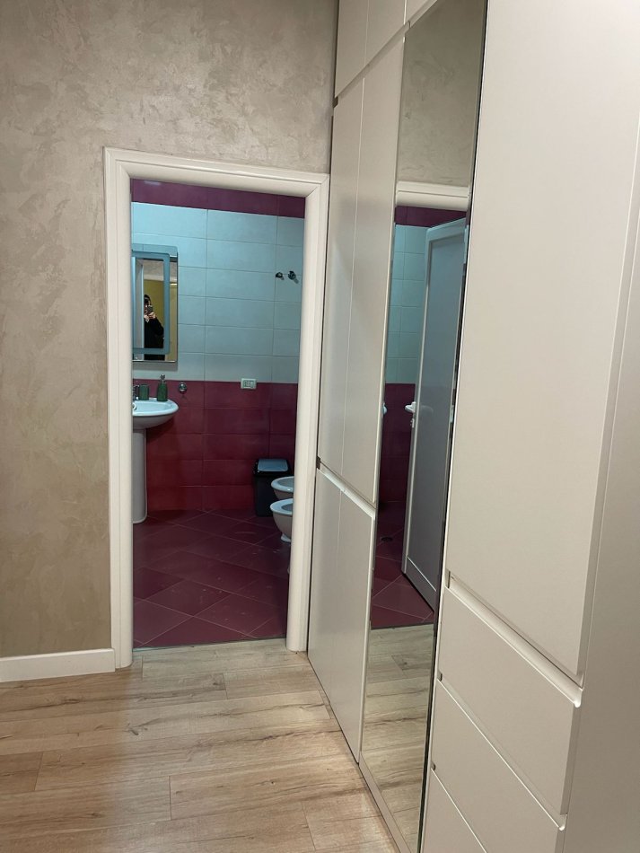 Tirane, jepet me qera apartament 3+1+Ballkon , 106 m² 800 € (Kopshti Zologjik)