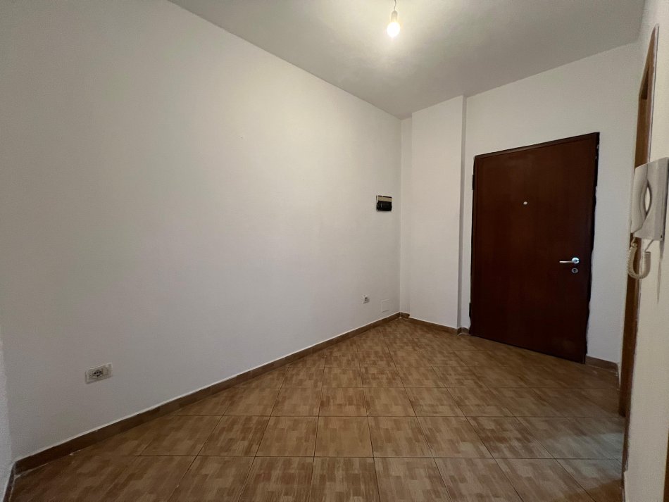 Tirane, shitet 2+1+Ballkon Kati 3, 87 m² 116.000 € 
