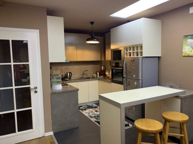 Tirane, shitet apartament Kati 8, 112 m² 103.000 Euro (Yzberisht)