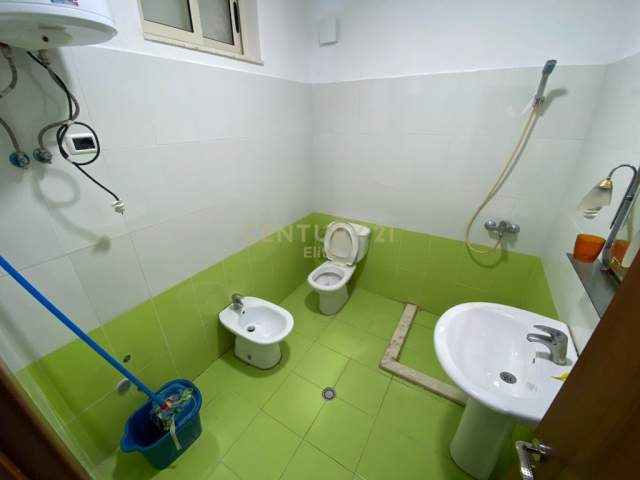 Tirane, shitet apartament 1+1 Kati 3, 65 m² 54.000 Euro